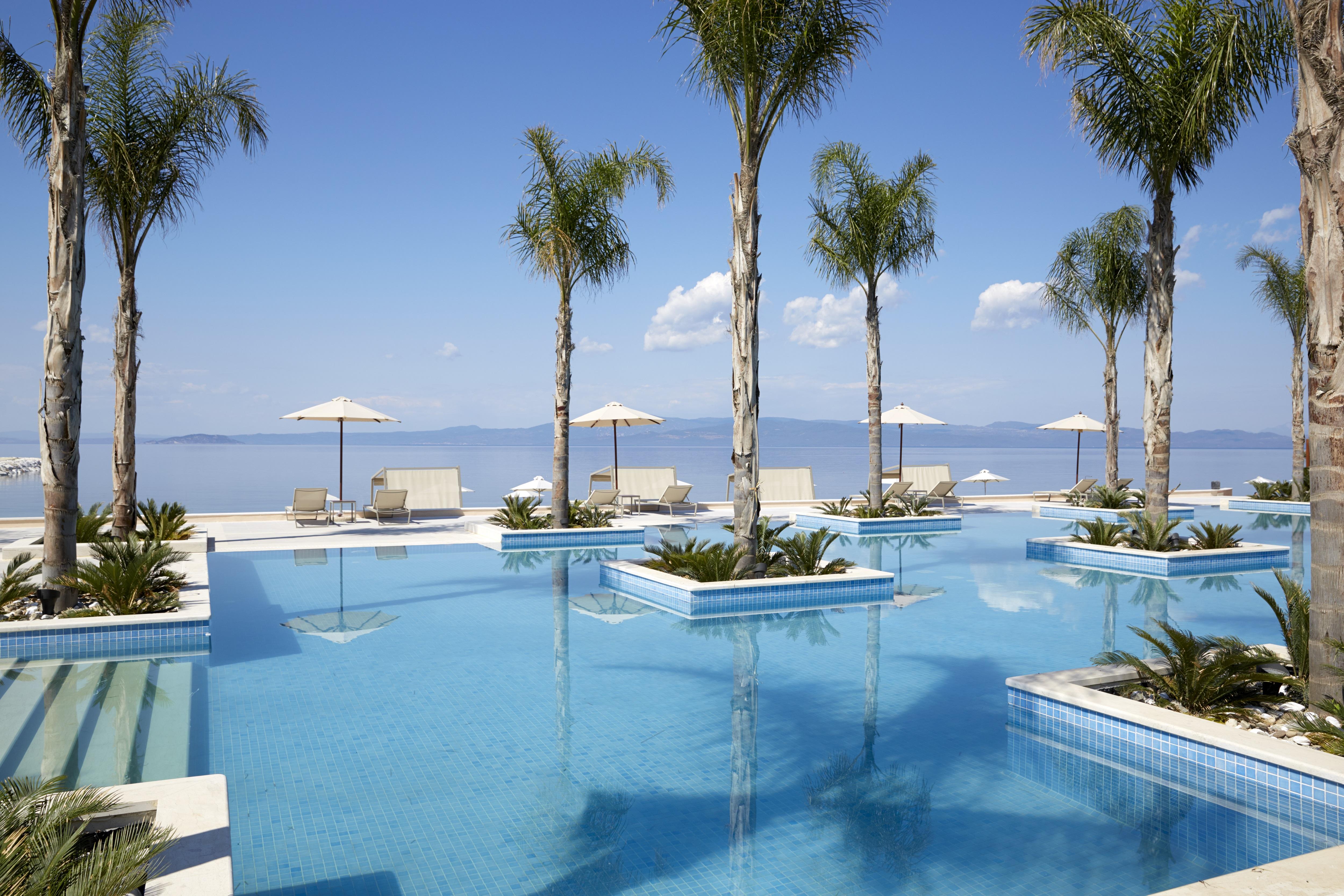 Miraggio Thermal Spa Resort ปัลลูรี ภายนอก รูปภาพ The pool at the hotel