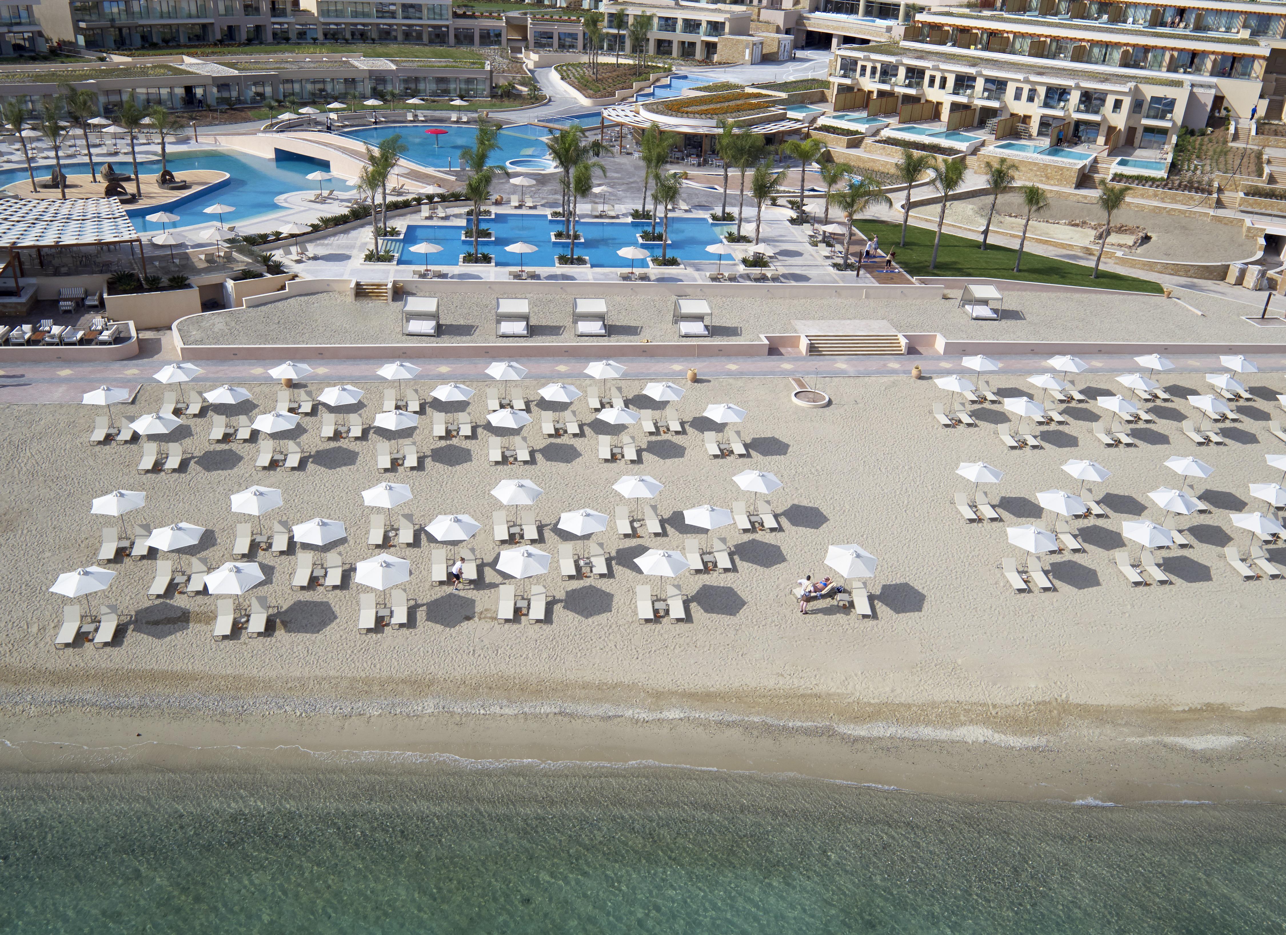 Miraggio Thermal Spa Resort ปัลลูรี ภายนอก รูปภาพ The beach at the Grand Palladium Hotel