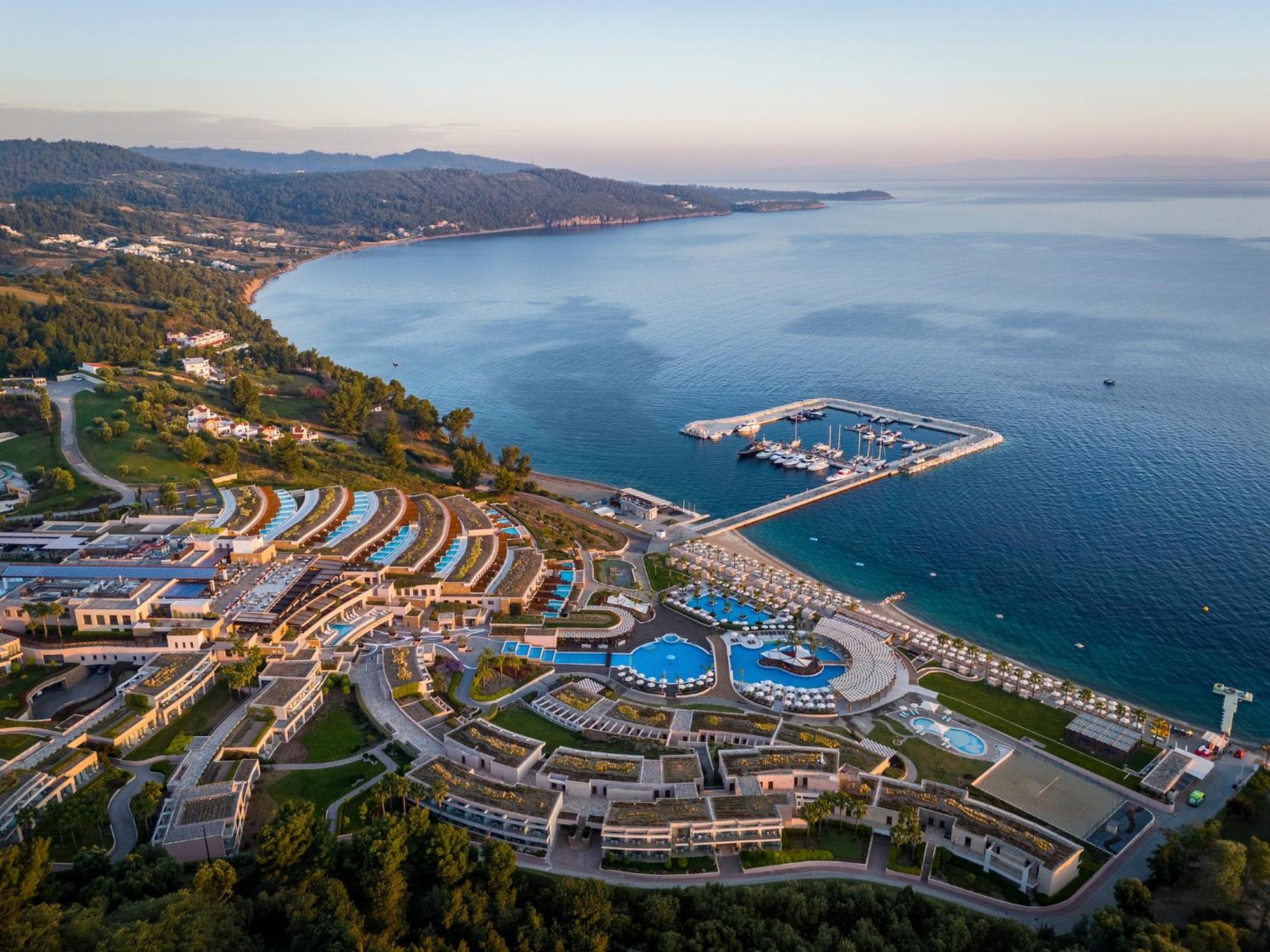 Miraggio Thermal Spa Resort ปัลลูรี ภายนอก รูปภาพ Aerial view of the resort