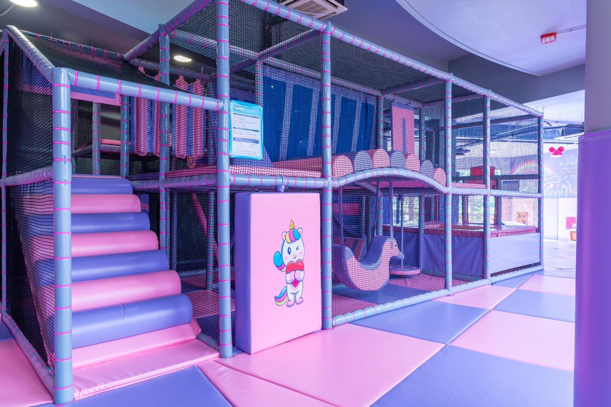 Miraggio Thermal Spa Resort ปัลลูรี ภายนอก รูปภาพ The indoor playground at the centre