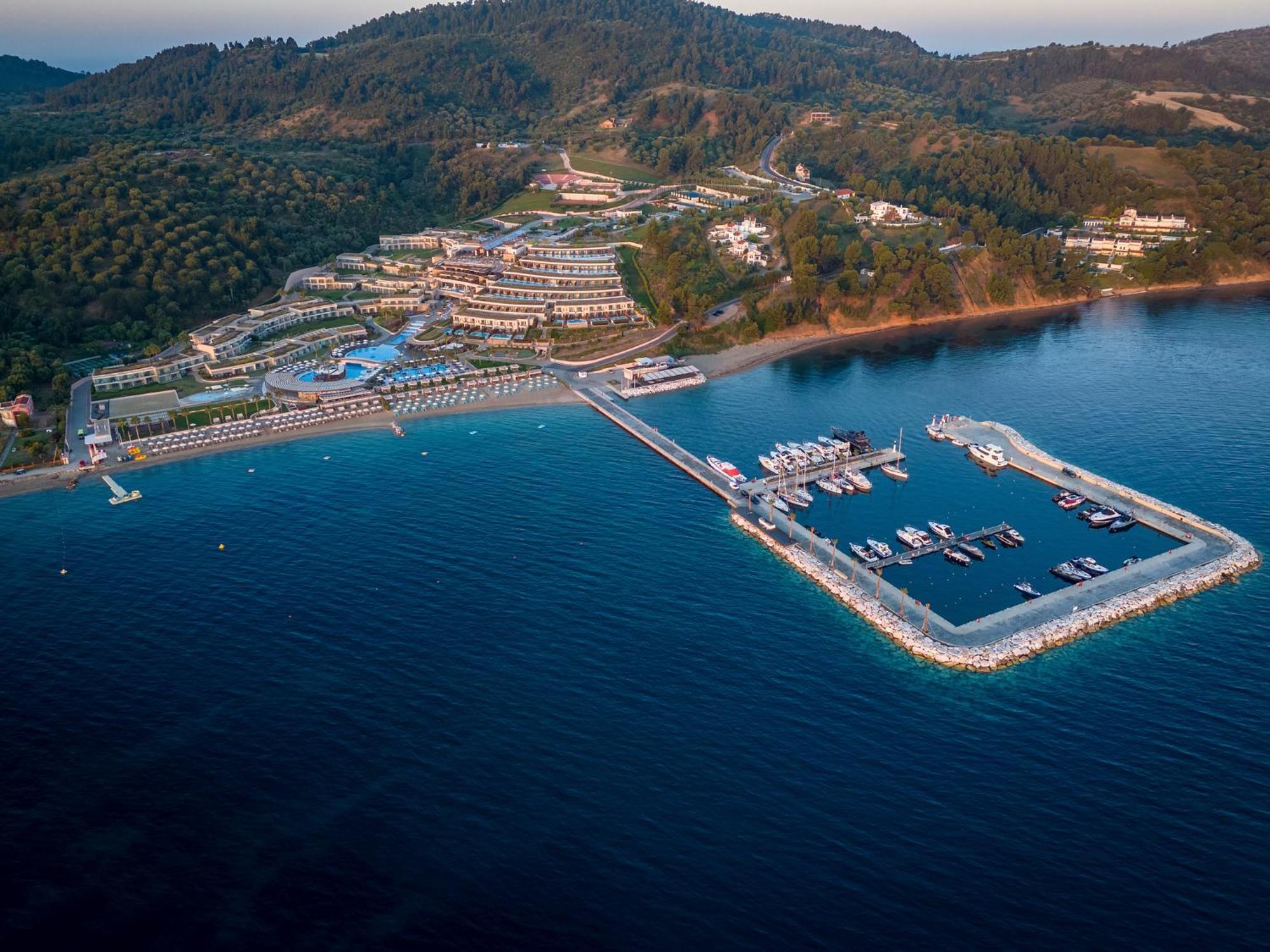 Miraggio Thermal Spa Resort ปัลลูรี ภายนอก รูปภาพ Aerial view of the resort